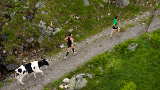 Bei einem Bergmarathon wie dem Montafon-Arlberg-Marathon gibt es manchmal überraschende Motivationshilfe. von  TVB St. Anton am Arlberg, Fotograf Patrick Säly